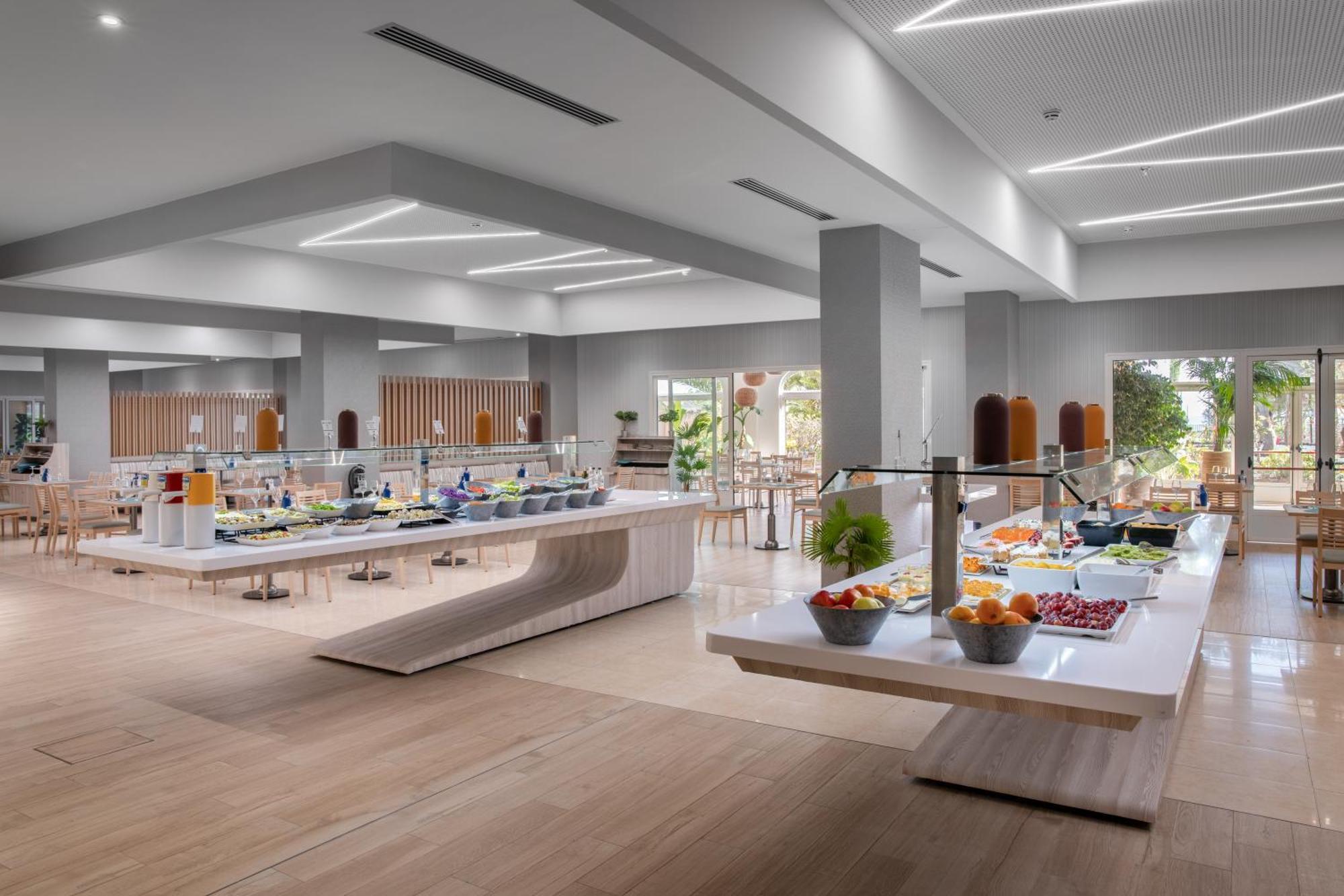 Elba Sara Beach & Golf Resort 칼레타데푸스테 외부 사진