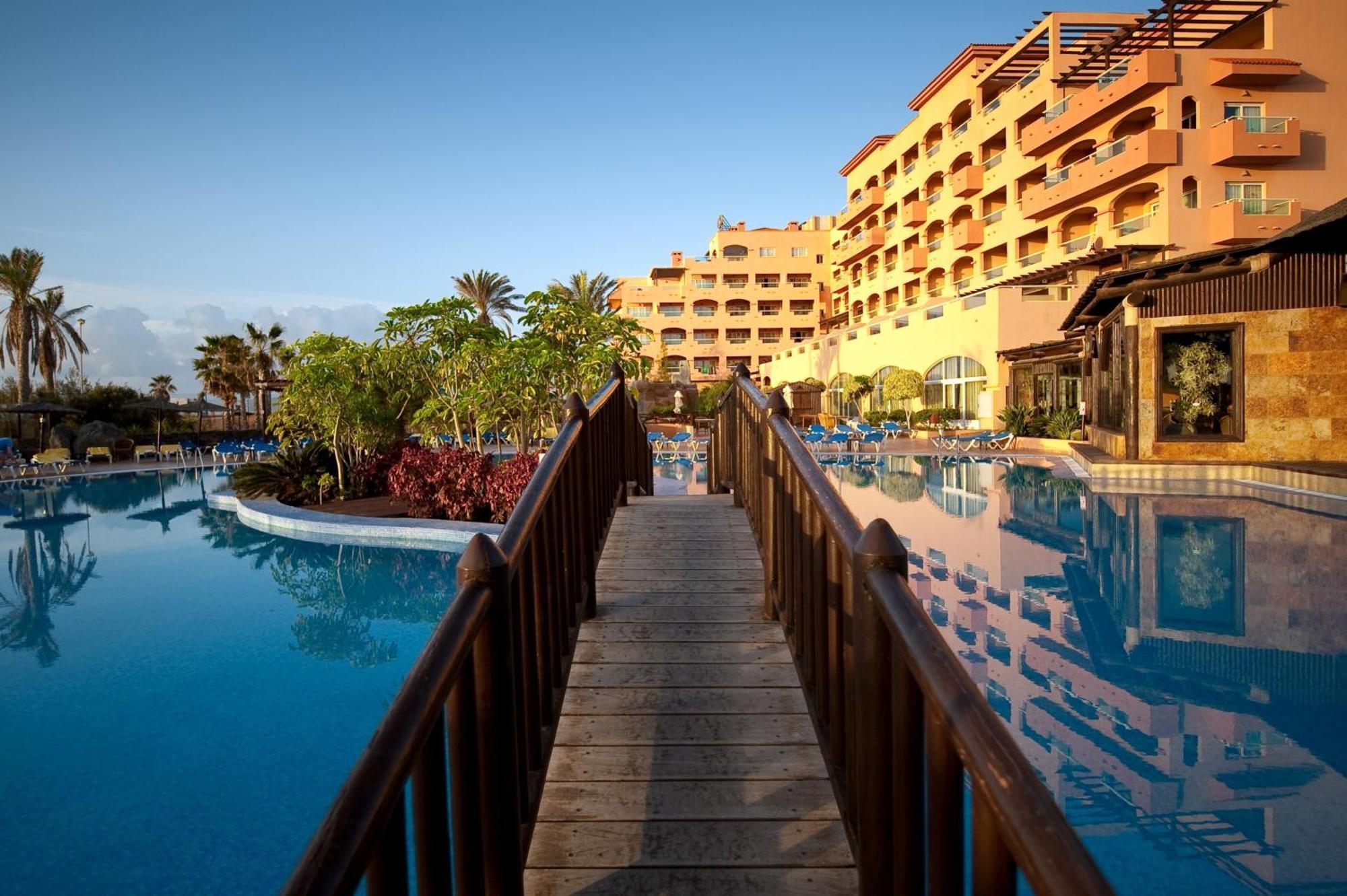 Elba Sara Beach & Golf Resort 칼레타데푸스테 외부 사진