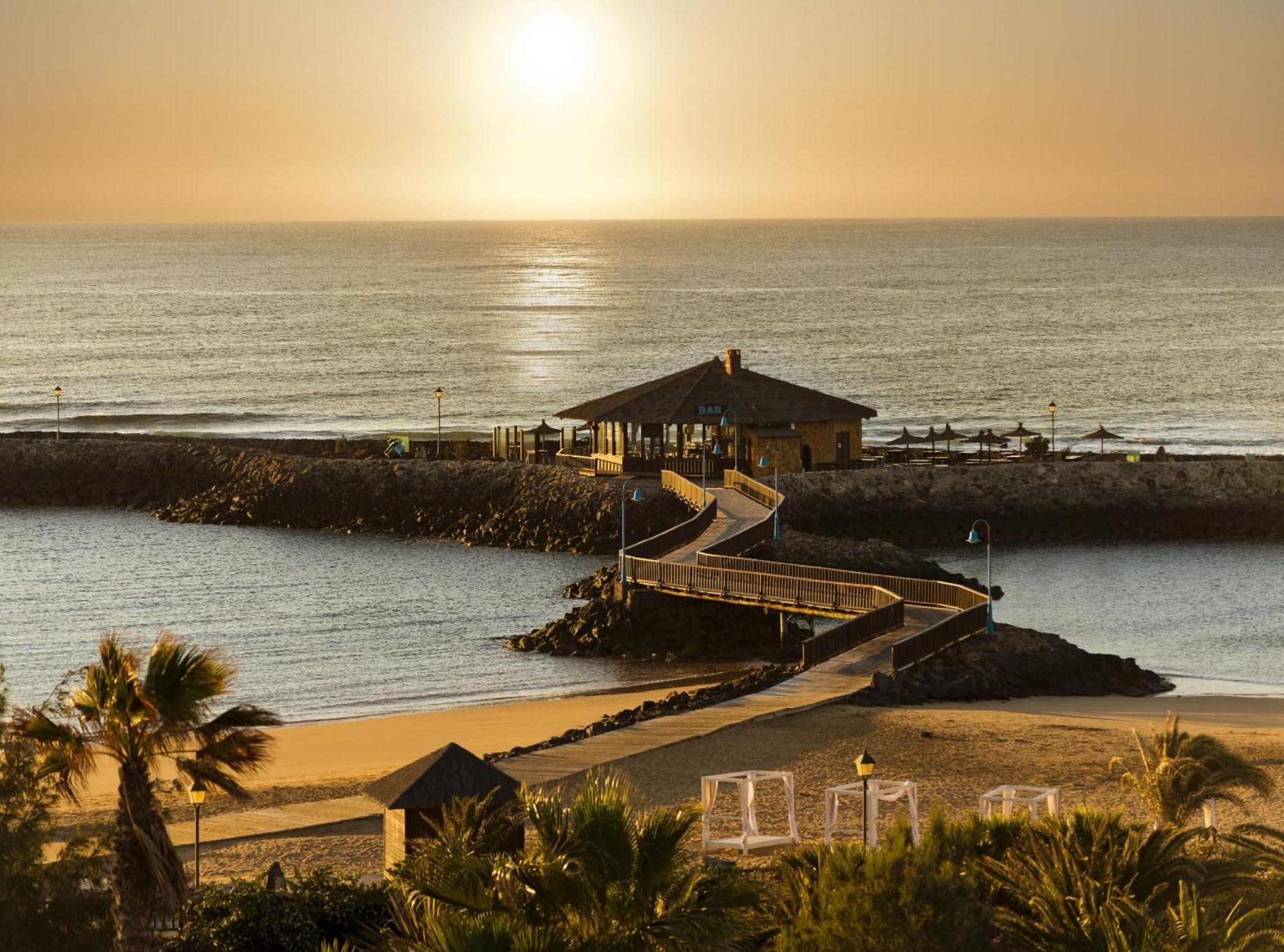 Elba Sara Beach & Golf Resort 칼레타데푸스테 외부 사진